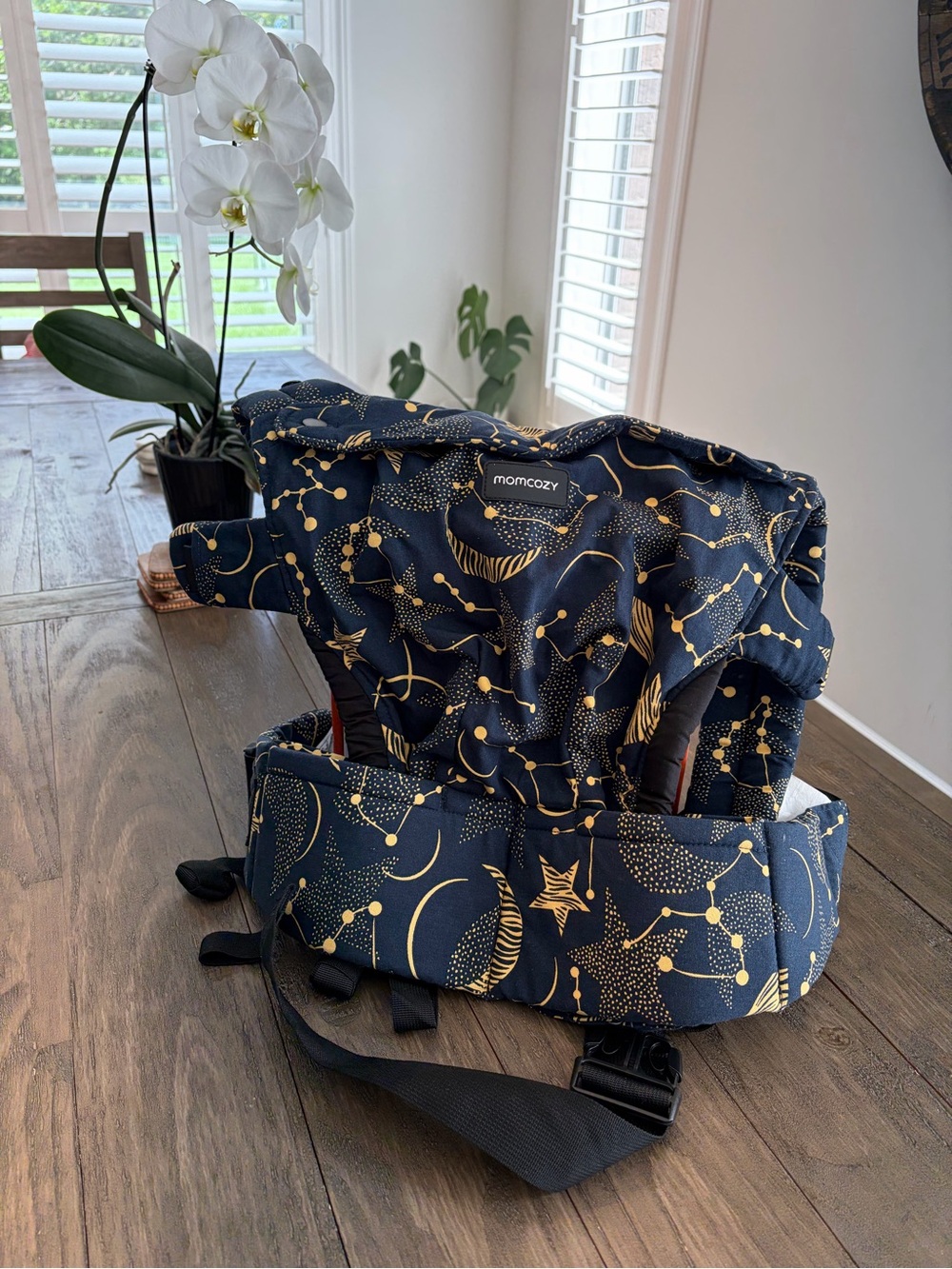 Momcozy Navy and Gold
